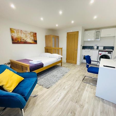 New Modern Studio Apartment, Parking, Netflix Kenilworth Zewnętrze zdjęcie