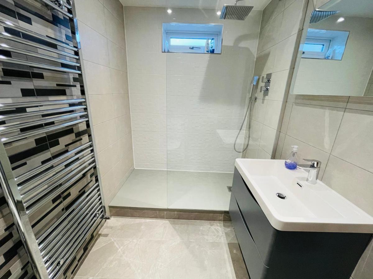 New Modern Studio Apartment, Parking, Netflix Kenilworth Zewnętrze zdjęcie